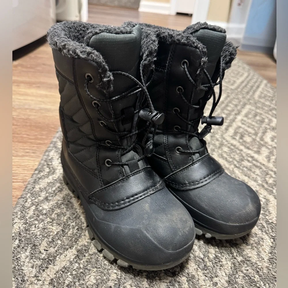Kids Black Fur-Lined Winter Boots size 2